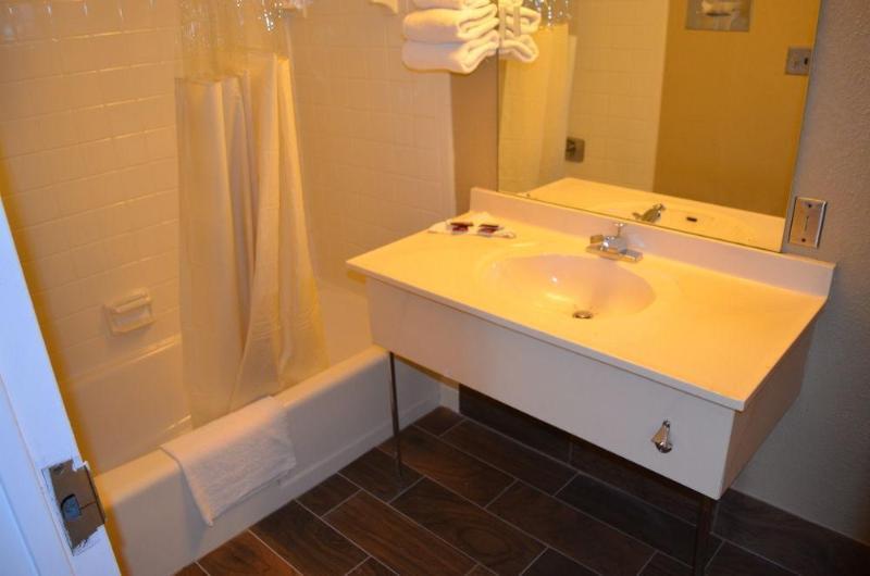 Shorecrest Motor Inn デトロイト エクステリア 写真